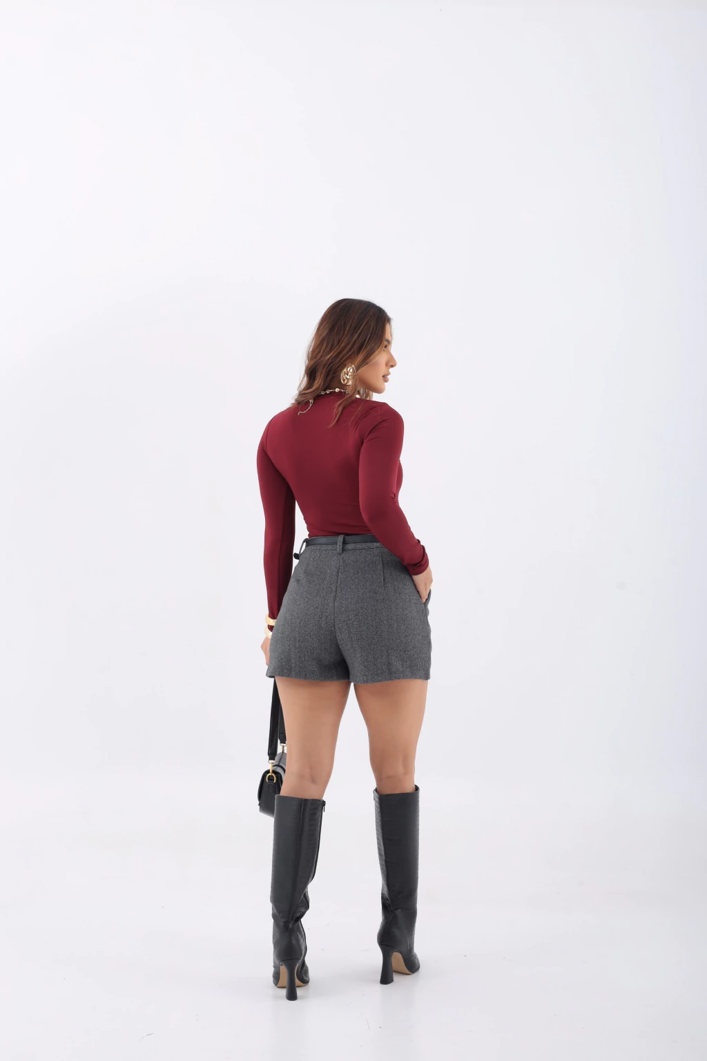 Blusa Lisa, Gola Redonda, Manga Longa - BellaCECÍLIA