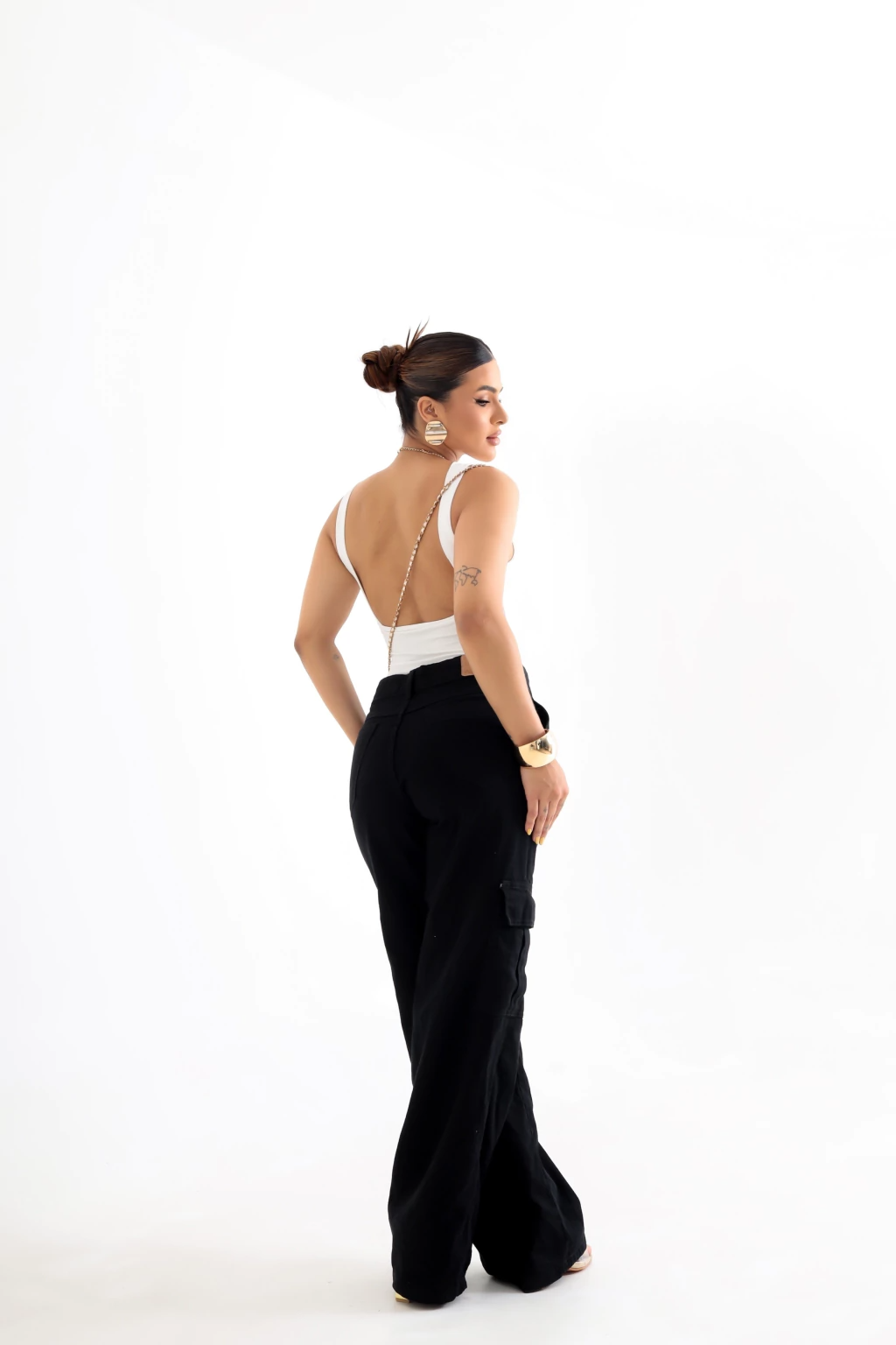 Blusa Regata com Decote nas Costas - BellaCECÍLIA