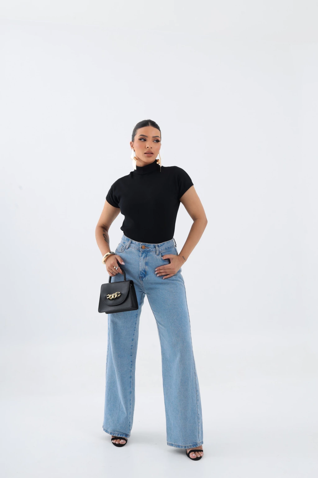 Blusa Canelada, Gola Alta, Manga Curta - BellaCECÍLIA