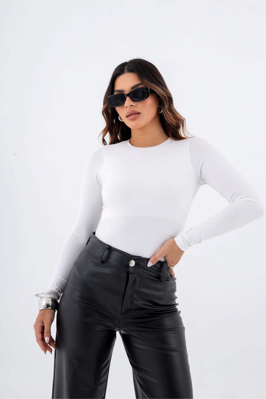 Blusa Lisa, Gola Redonda, Manga Longa - BellaCECÍLIA