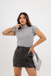 Blusa Canelada, Gola Alta, Manga Curta - BellaCECÍLIA