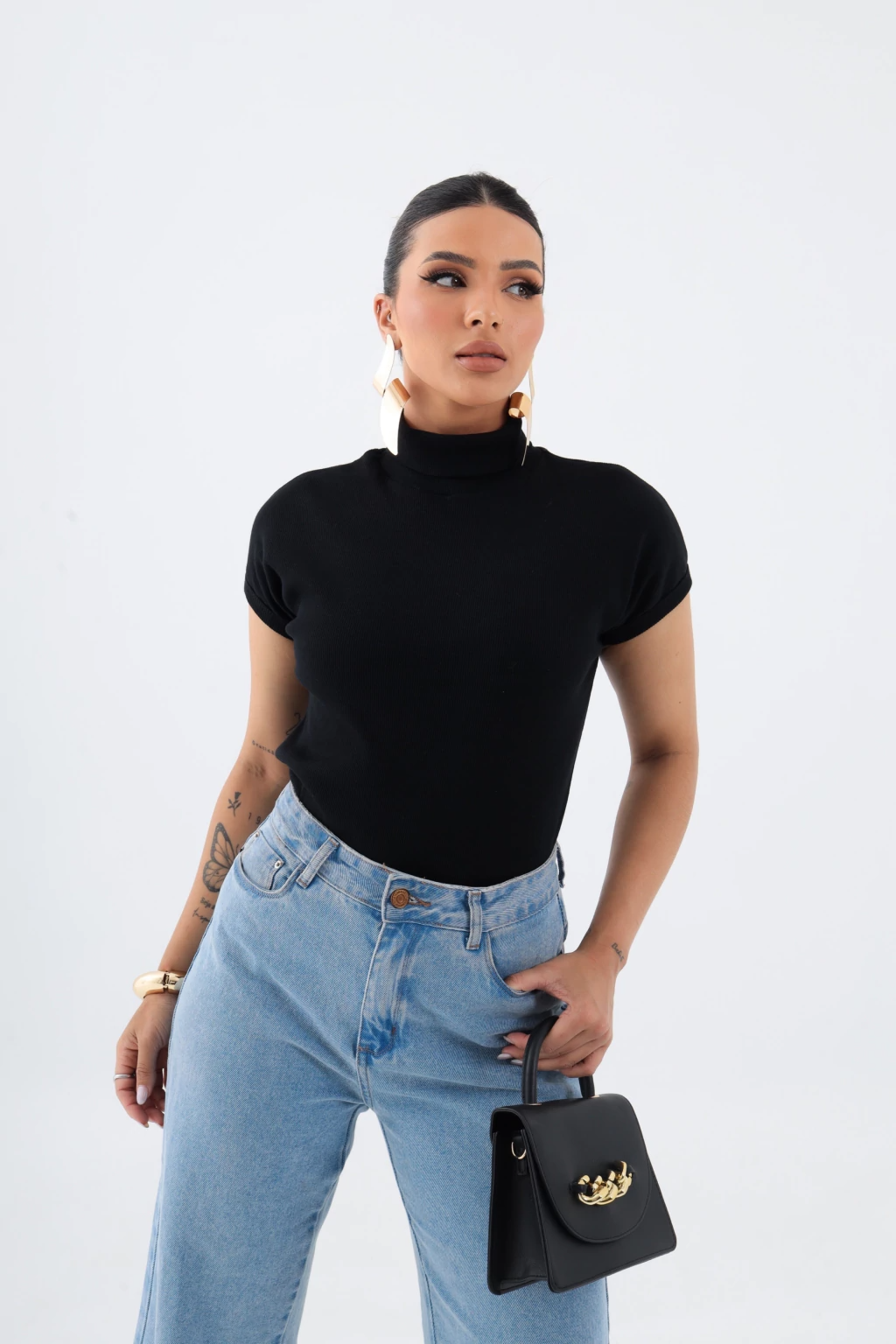 Blusa Canelada, Gola Alta, Manga Curta - BellaCECÍLIA