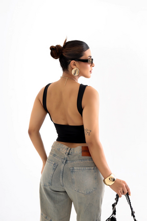 Blusa Regata com Decote nas Costas - BellaCECÍLIA